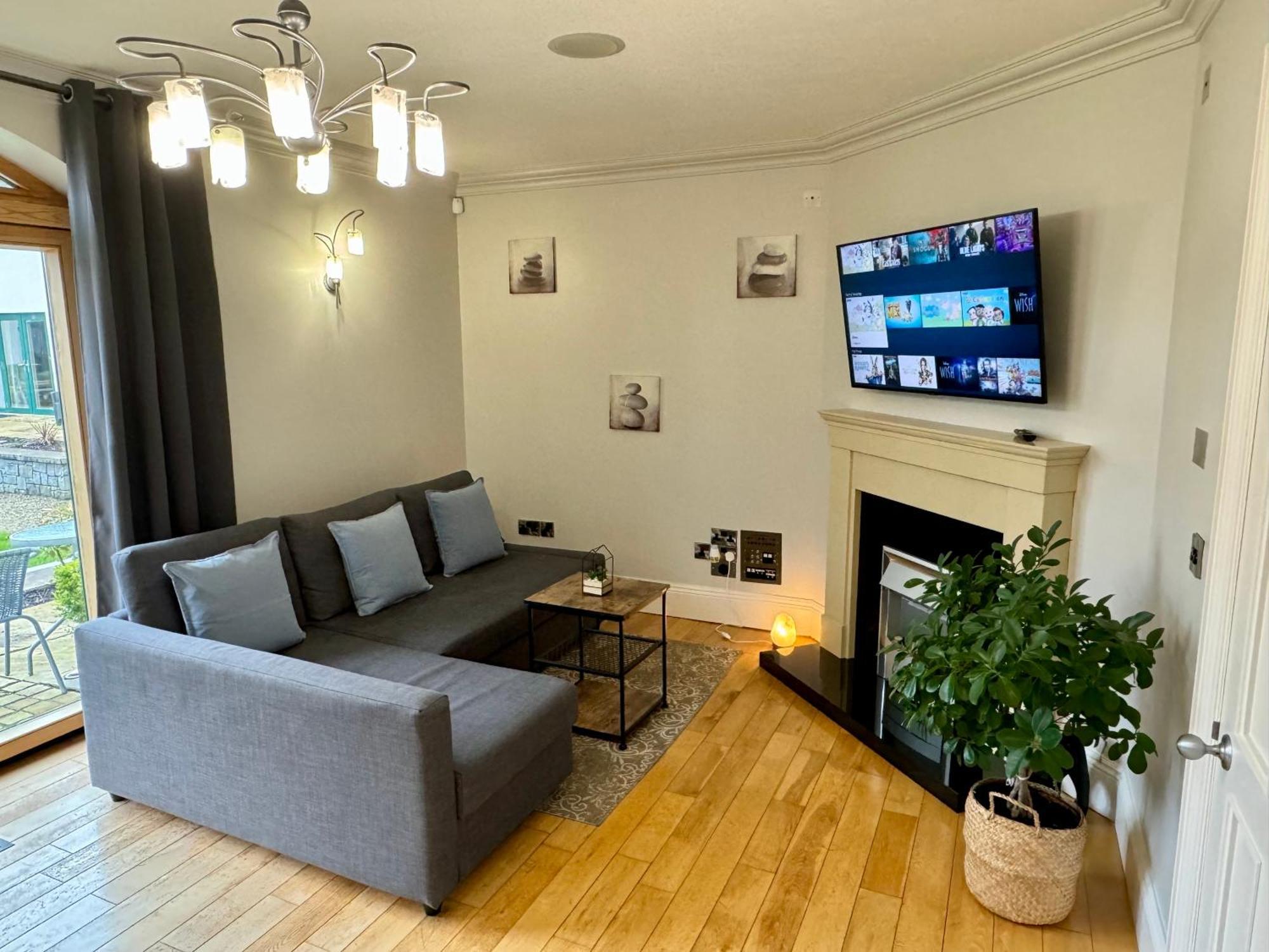 3 Castle Hume Court Holiday House Enniskillen Ngoại thất bức ảnh